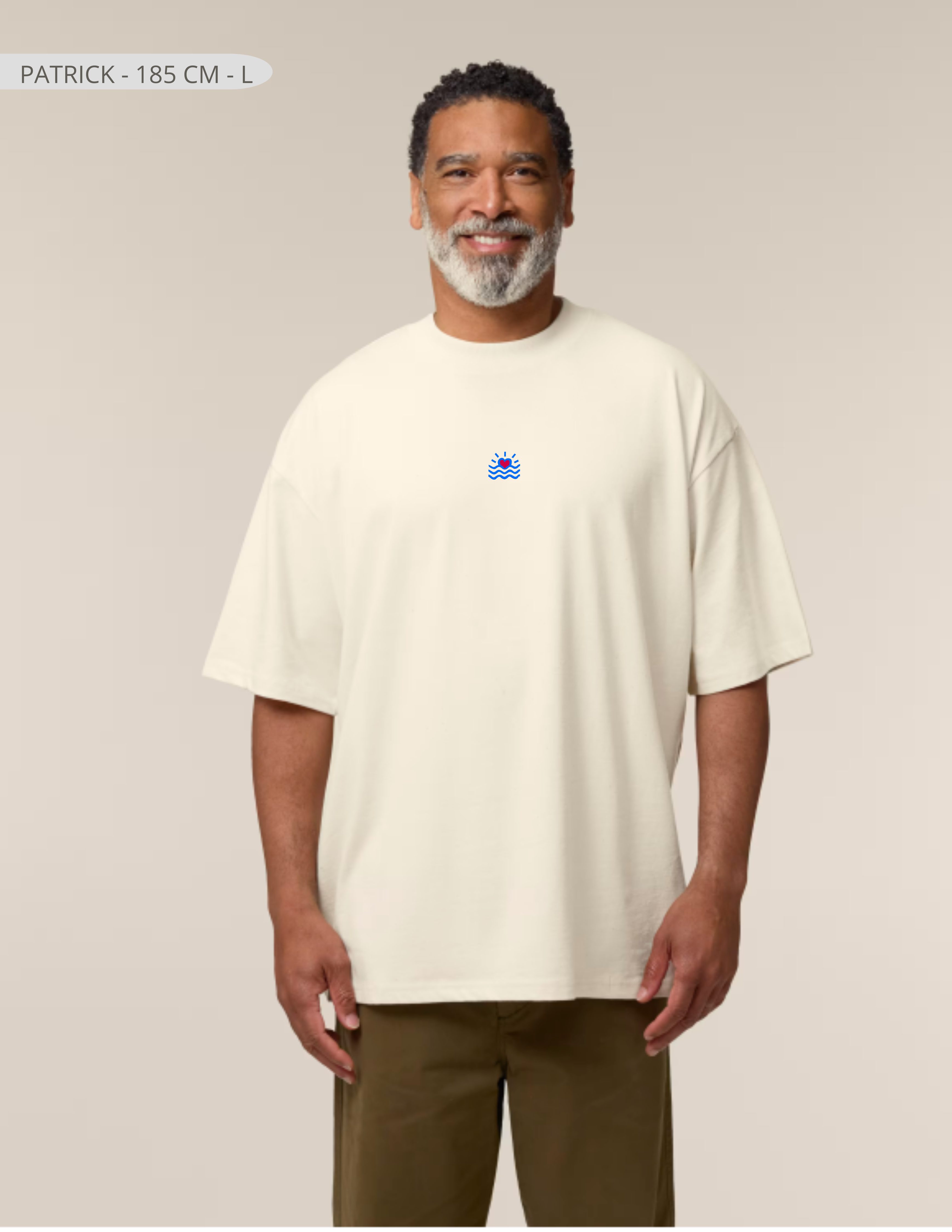 Le t-shirt unisexe surdimensionné à col montant